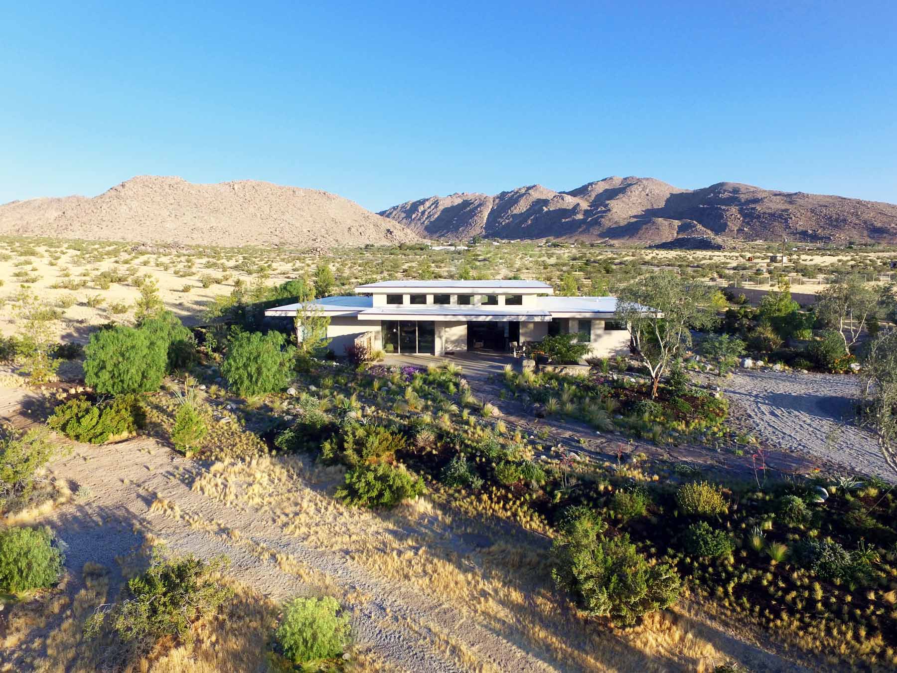 Desert Horizon House